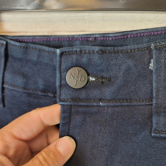 NYDJ NORWELL WASH DENIM LEGGINGS, SZ 8 - Picture 5 of 12